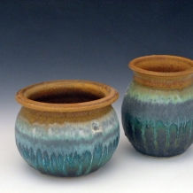 2 Pots